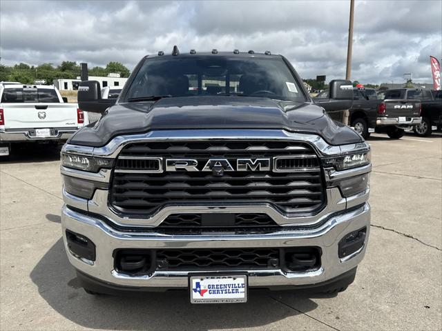 2025 Ram 2500 Tradesman photo 2