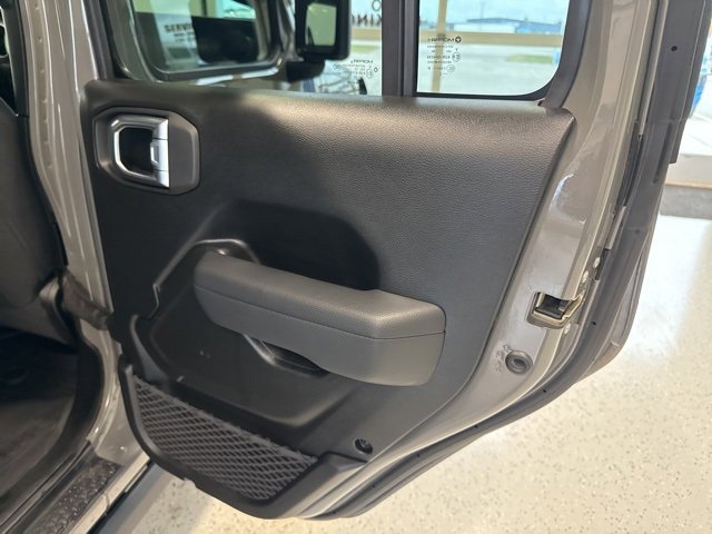 2022 Jeep Wrangler Unlimited Willys photo 38