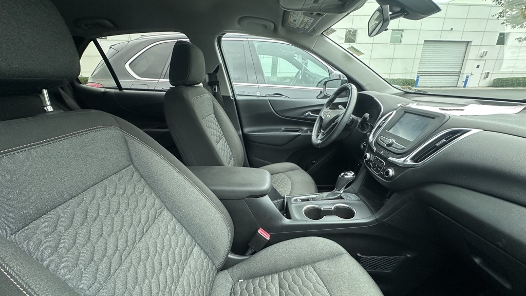 2018 Chevrolet Equinox LT photo 5