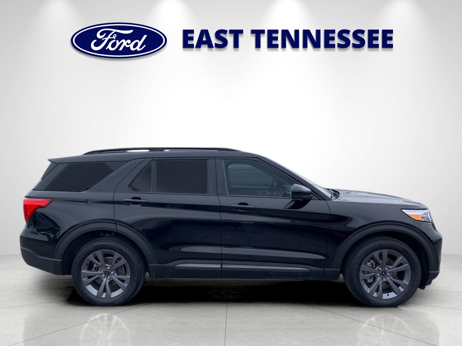 2023 Ford Explorer XLT photo 2