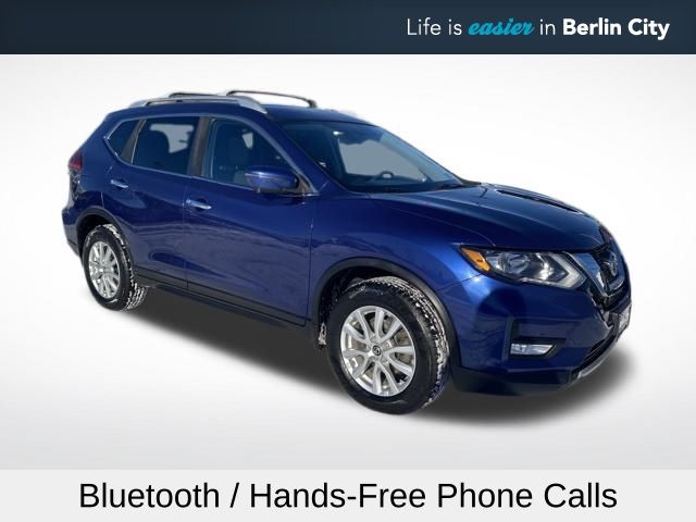 2017 Nissan Rogue SV's photo