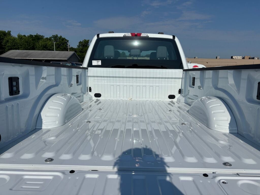 2025 Ford F-350 XL photo 7