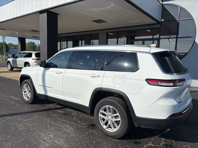 2023 Jeep Grand Cherokee Laredo photo 5