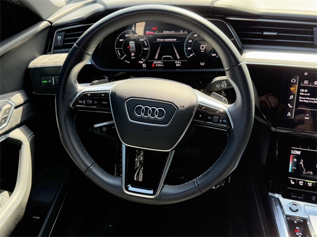 2022 Audi e-tron Prestige photo 18