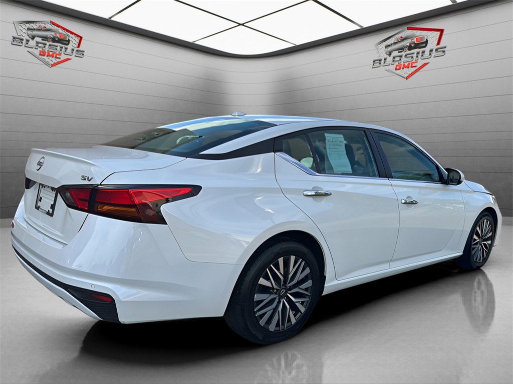 2023 Nissan Altima 2.5 SV photo 5