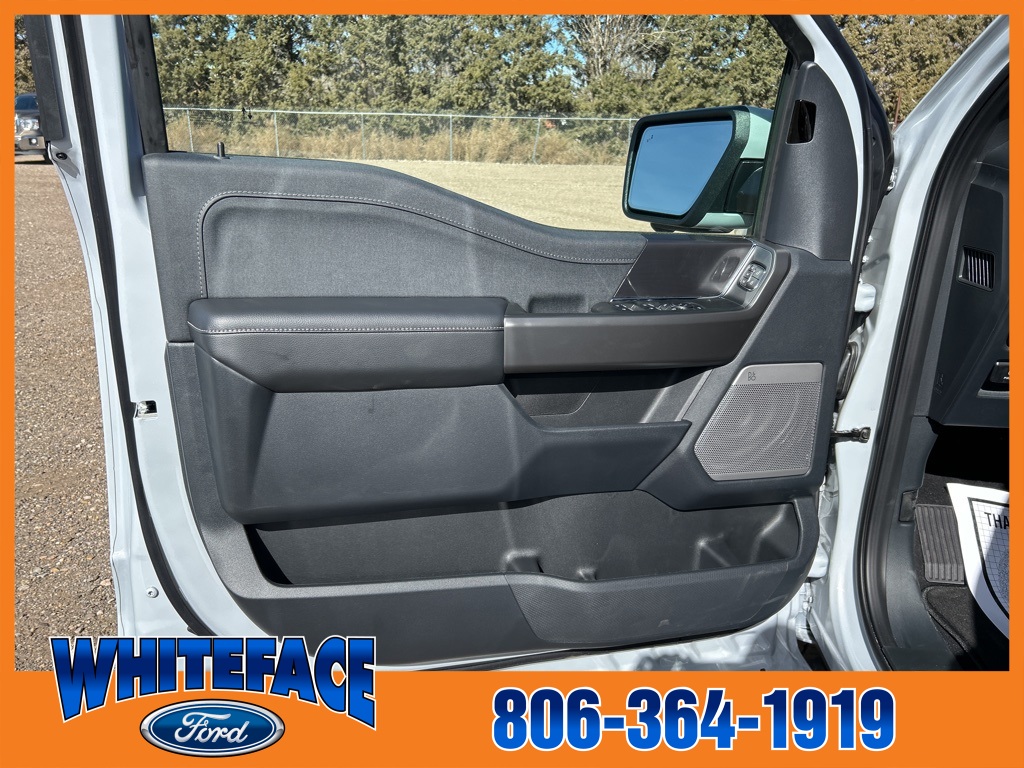 2025 Ford F-150 Lariat photo 12