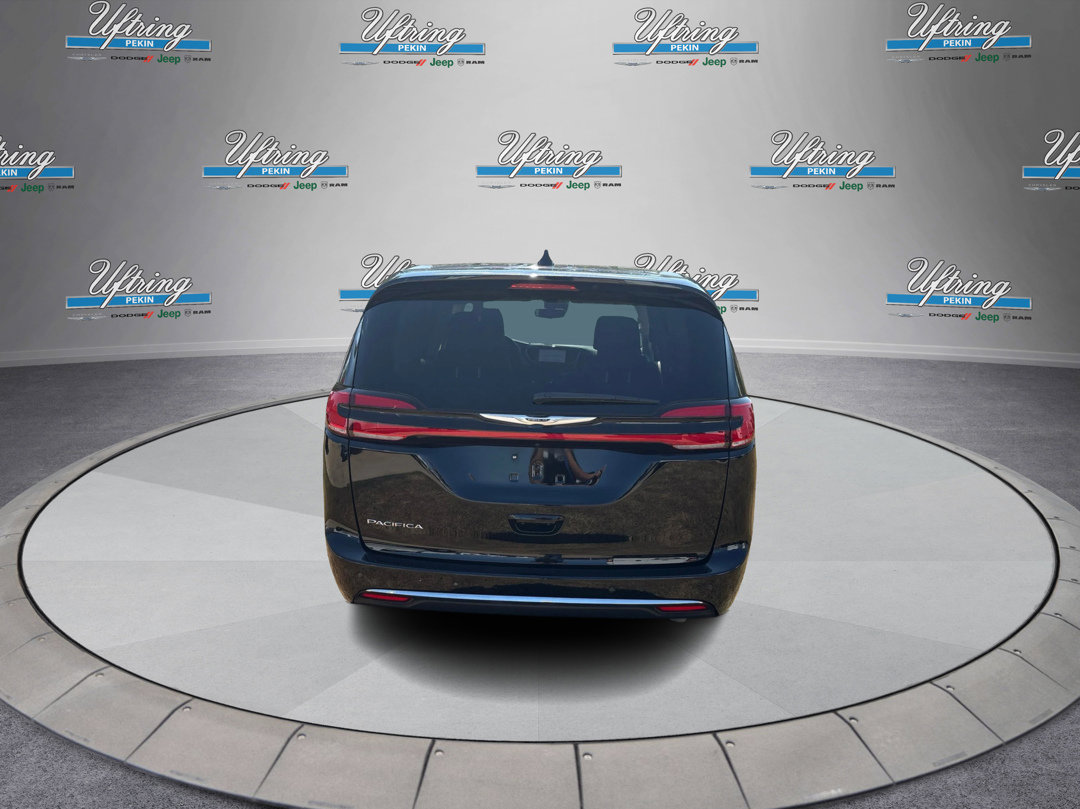2024 Chrysler Pacifica Touring L photo 2