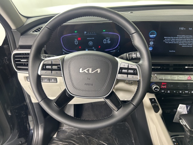 2025 Kia Telluride S photo 16