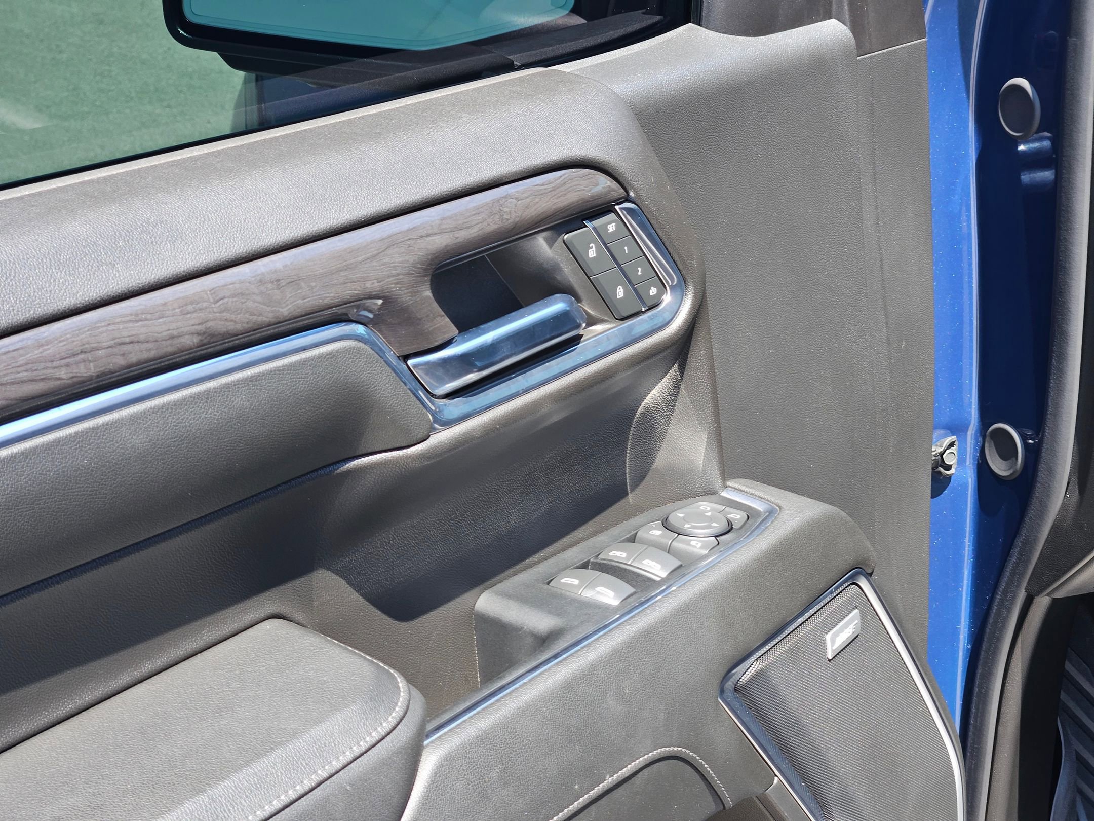 2024 Chevrolet Silverado 1500 LTZ photo 12