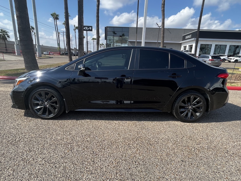 2023 Toyota Corolla SE photo 3