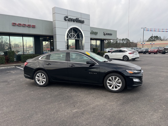 2022 Chevrolet Malibu 1LT photo 2