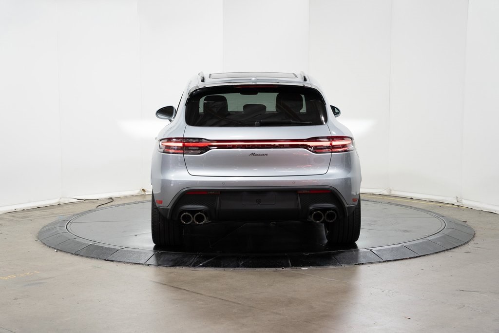 2024 Porsche Macan T photo 4