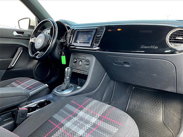 2019 Volkswagen Beetle S photo 13