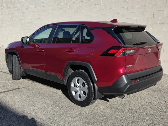 2023 Toyota RAV4 LE photo 3