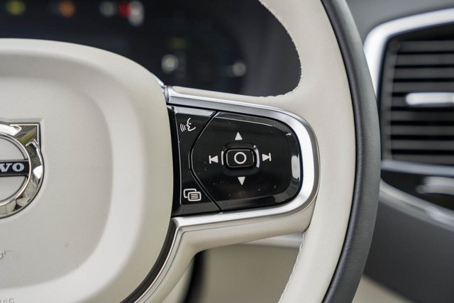 2025 Volvo XC90 T8 photo 21