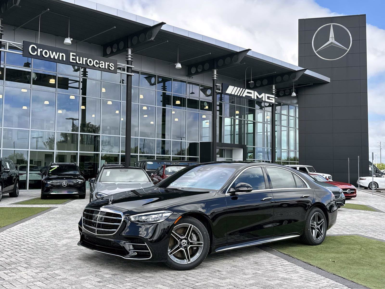 2026 Mercedes-Benz S-Class S 580e's photo