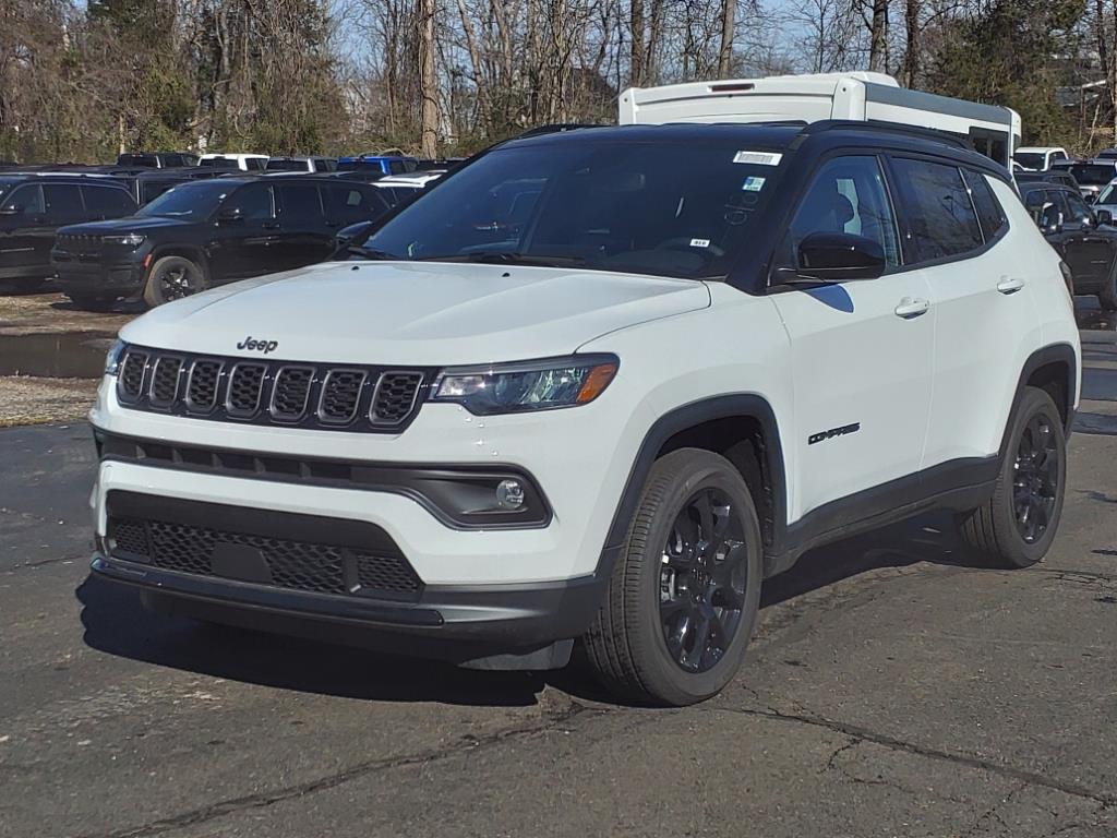 2024 Jeep Compass Latitude photo 3