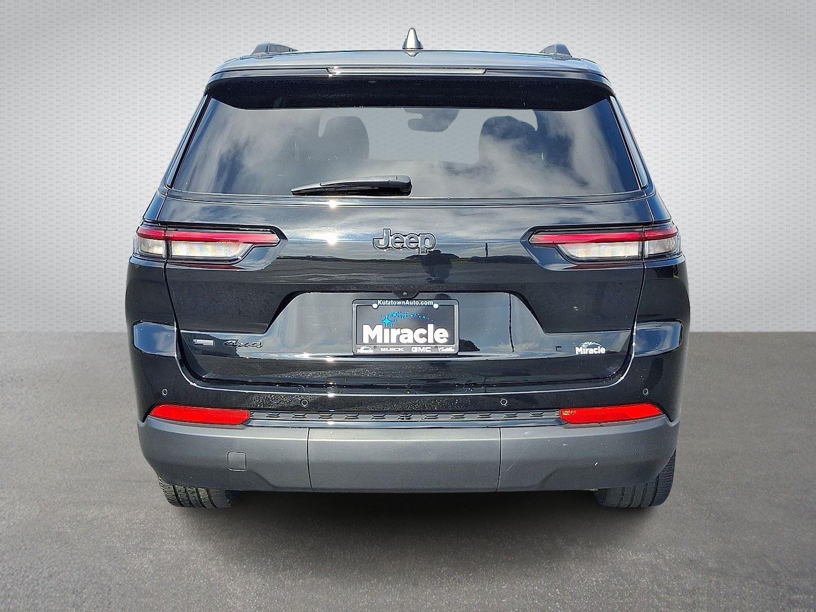 2023 Jeep Grand Cherokee Altitude photo 5