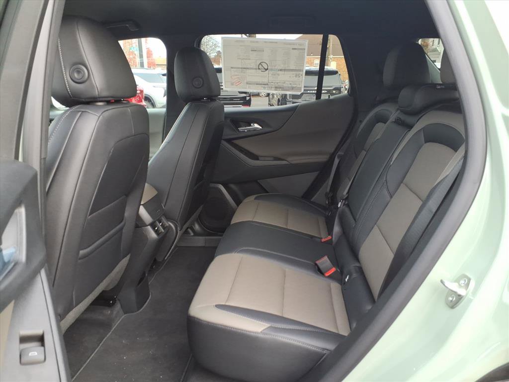 2026 Chevrolet Equinox LT photo 2