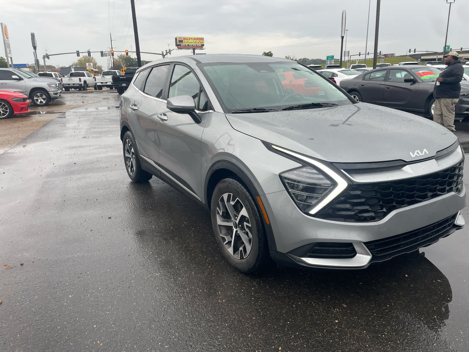 2024 Kia Sportage EX's photo