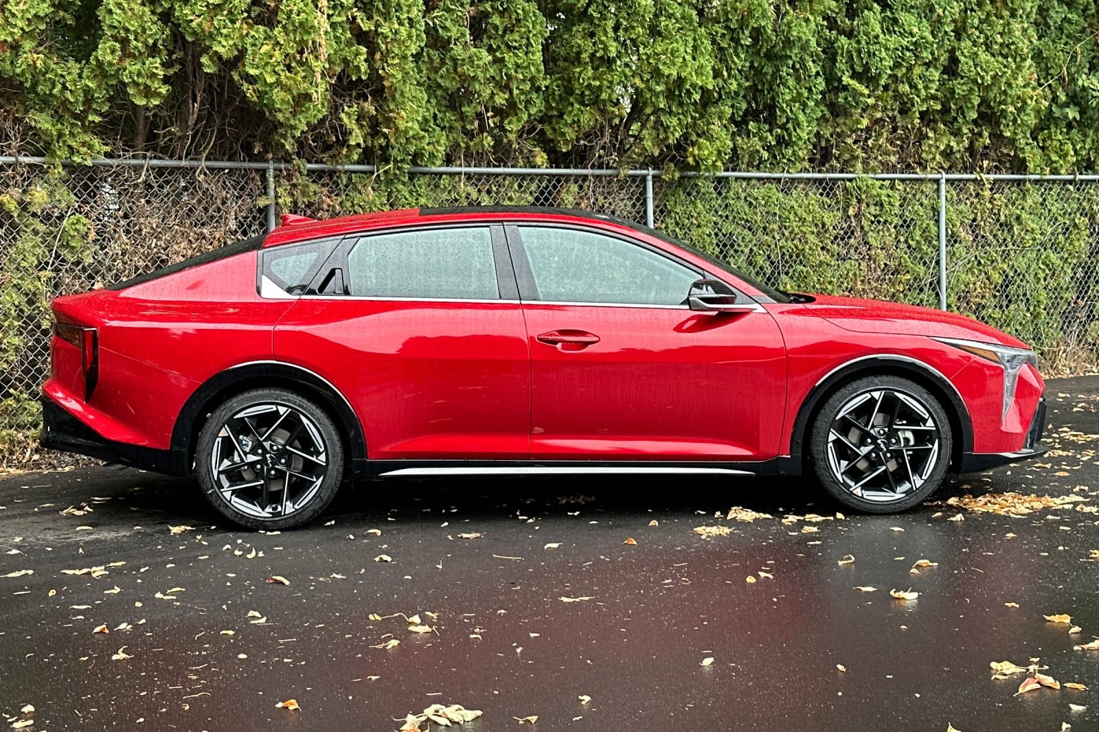 2025 Kia K4 GT-Line photo 2