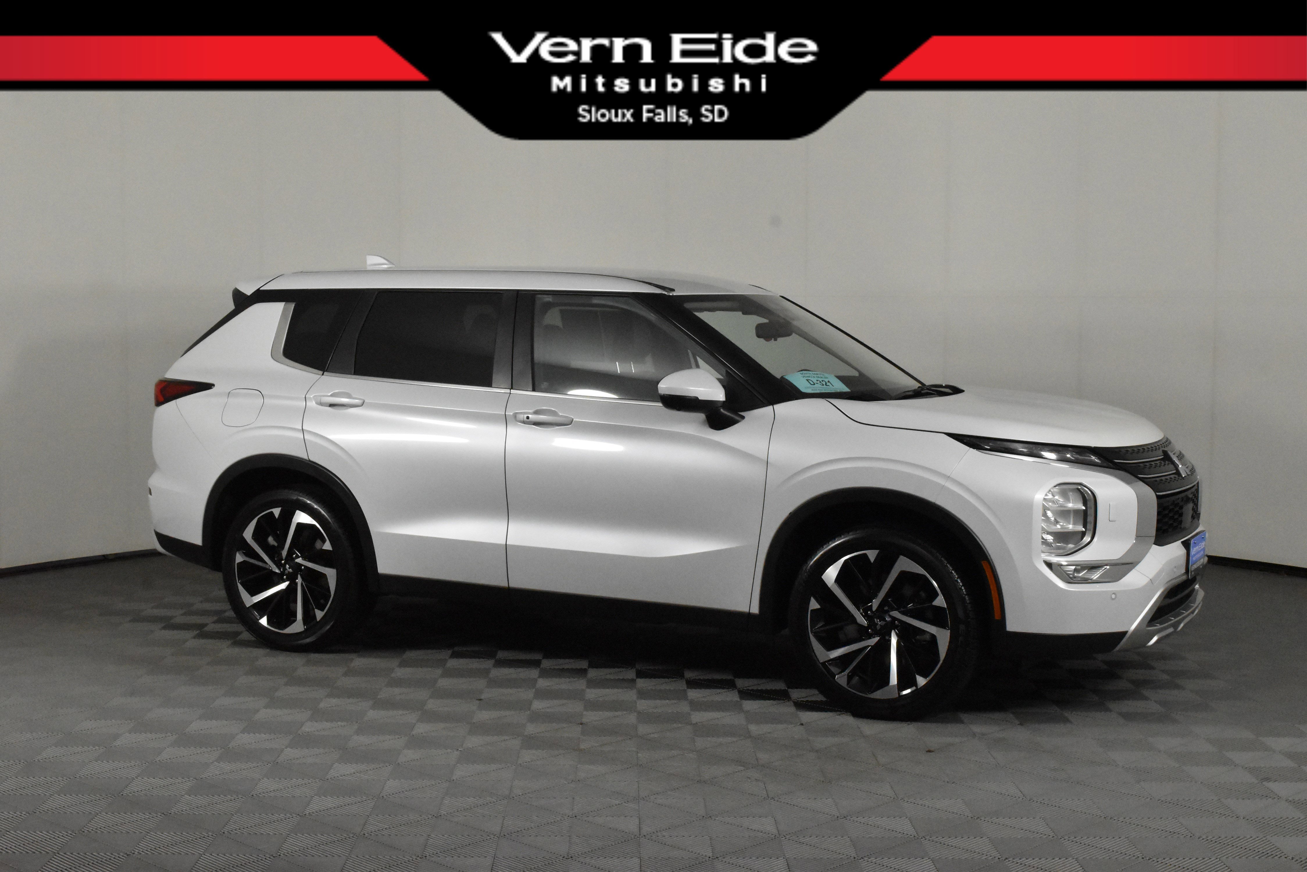 2022 Mitsubishi Outlander SE