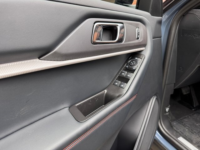 2025 Ford Explorer ST-Line photo 11