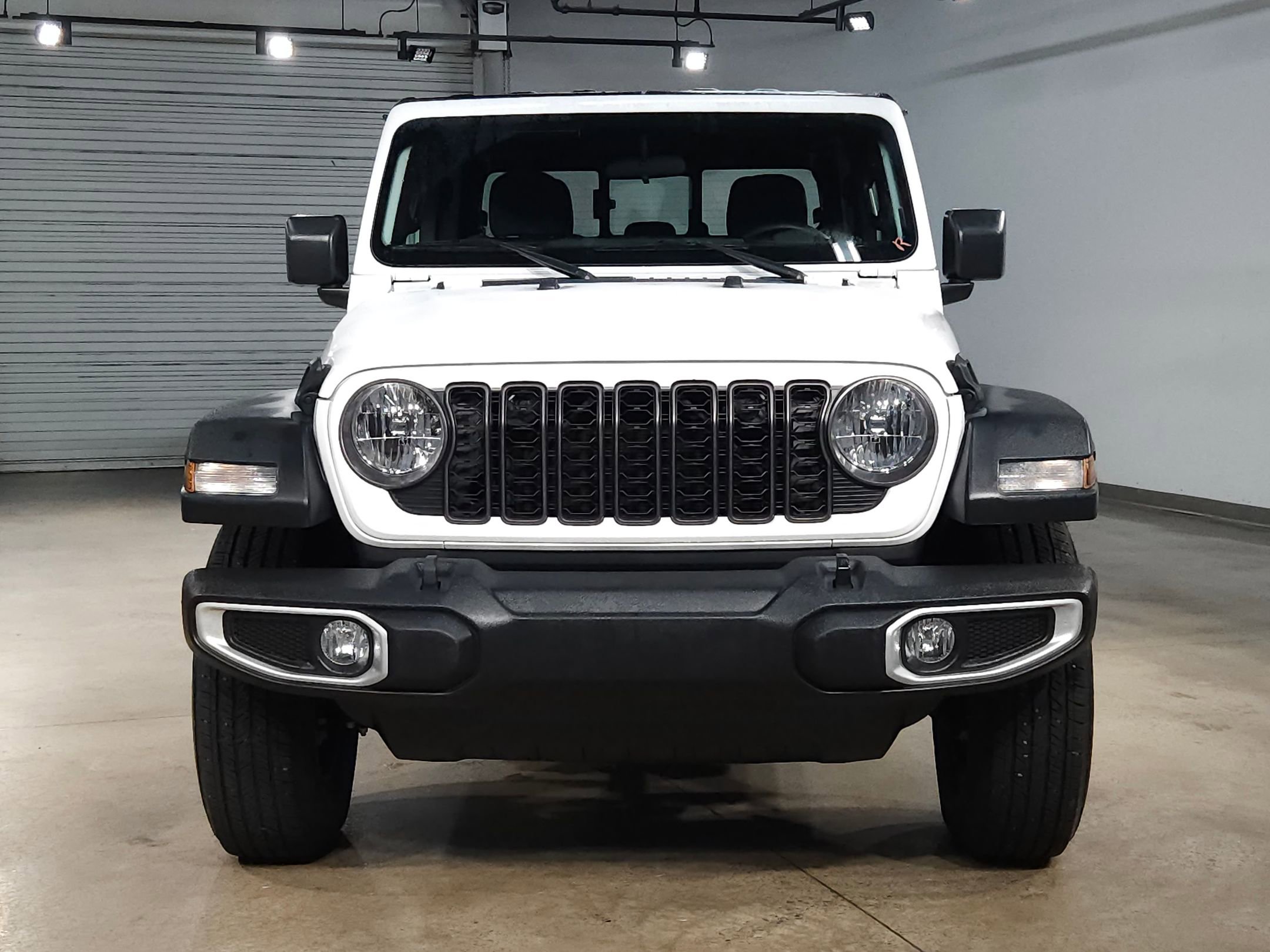 Used 2024 Jeep Gladiator Sport with VIN 1C6HJTAG9RL117253 for sale in Little Rock