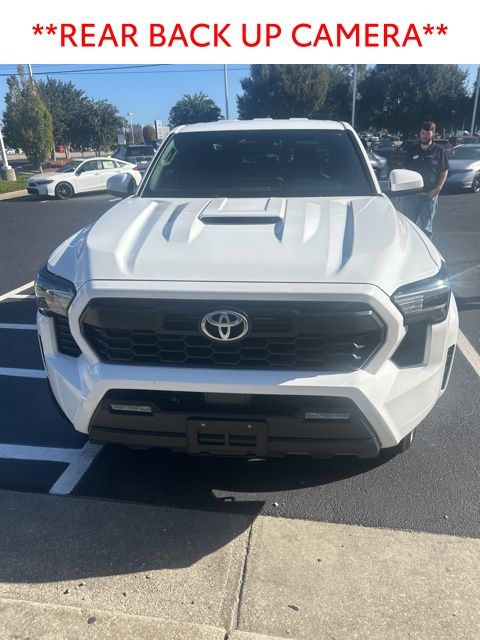 2025 Toyota Tacoma TRD Sport photo 2
