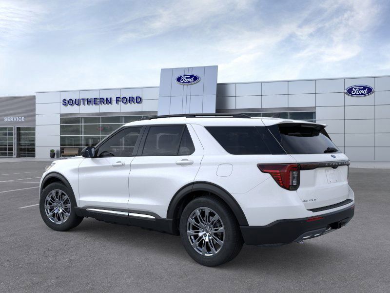 2025 Ford Explorer photo 2