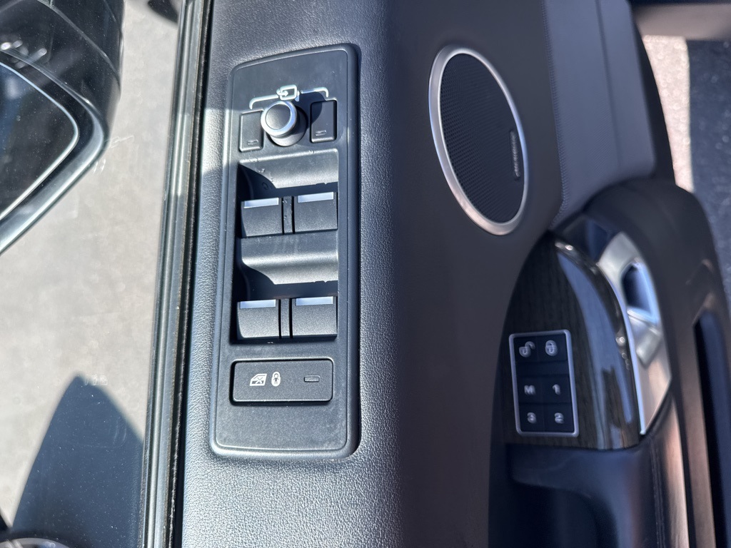 2016 Land Rover Range Rover Sport SuperCharged HSE photo 17