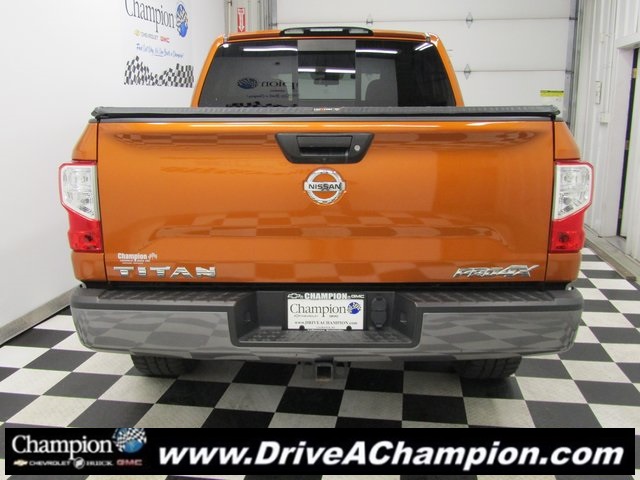 2019 Nissan Titan PRO-4X photo 12