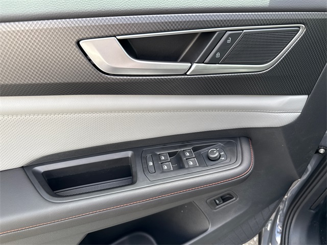 2025 Volkswagen Atlas Peak Edition SE photo 8
