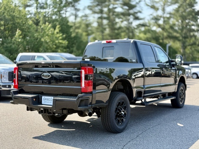 2025 Ford F-350 Lariat photo 4