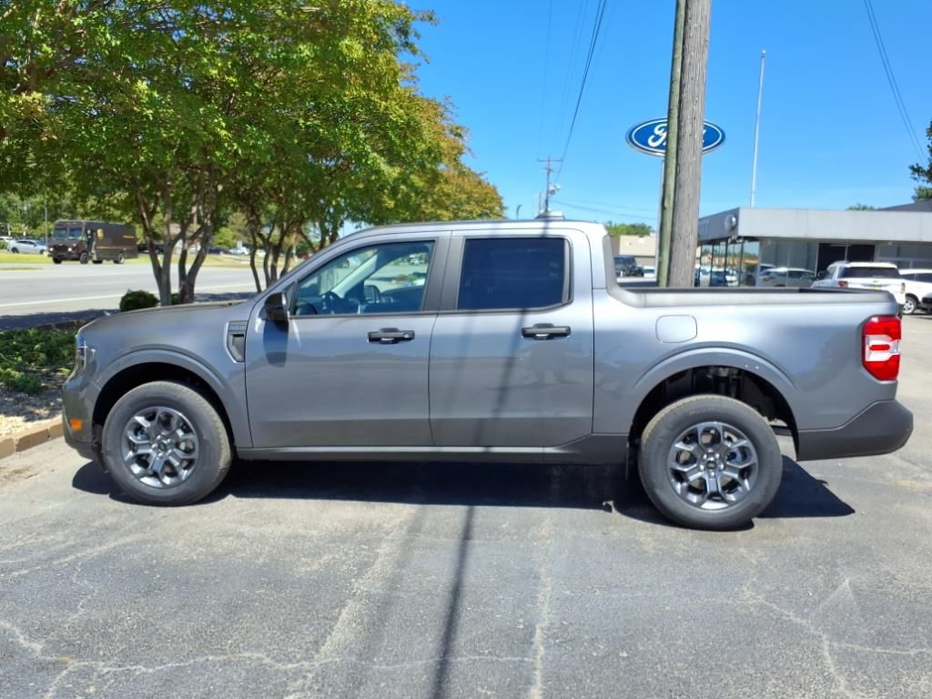 2025 Ford Maverick XLT photo 2