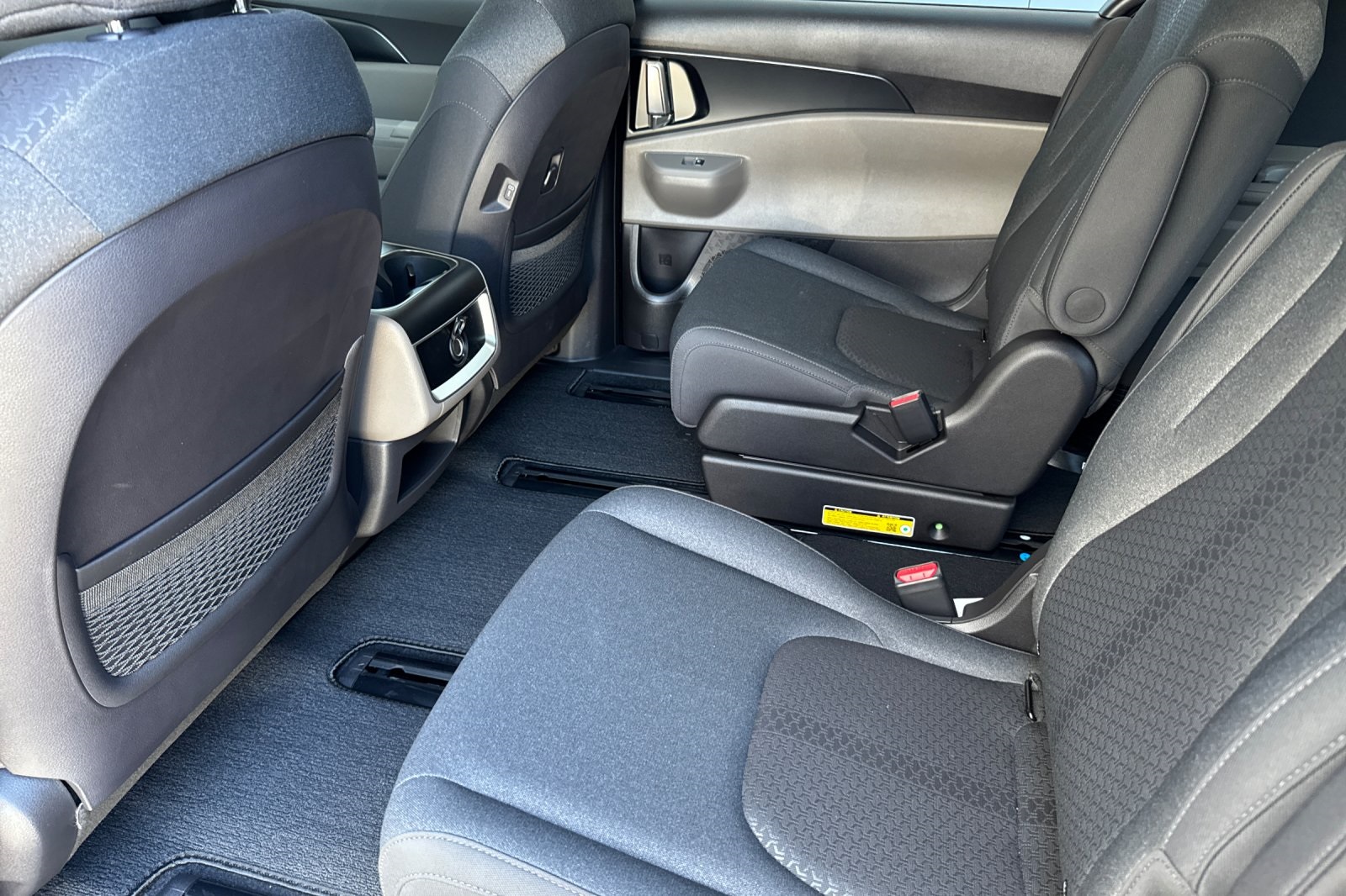 2026 Kia Carnival LX photo 8