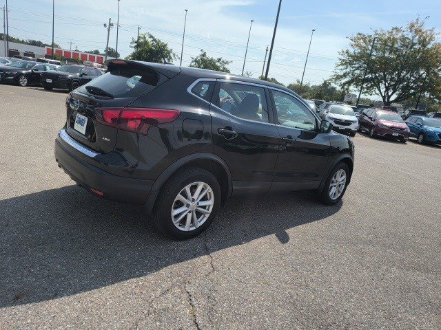 2018 Nissan Rogue Sport S photo 5