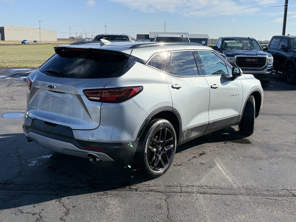 2024 Chevrolet Blazer 2LT photo 2