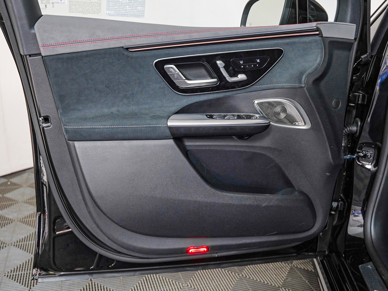 2025 Mercedes Benz EQE SUV AMG photo 17