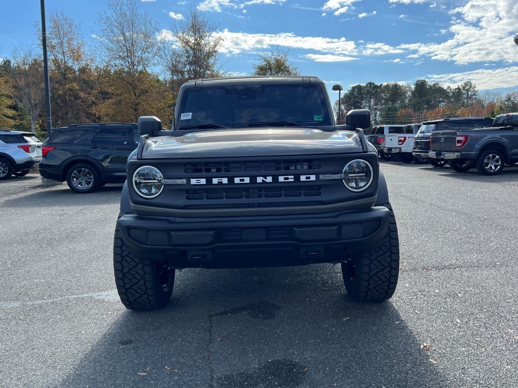 2025 Ford Bronco Base photo 2