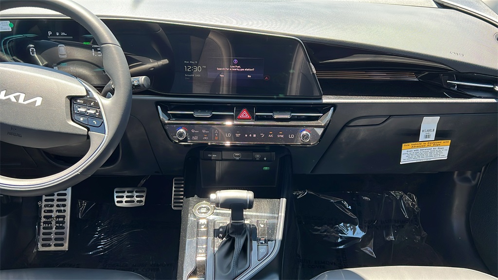 2025 Kia Niro EX Touring photo 13