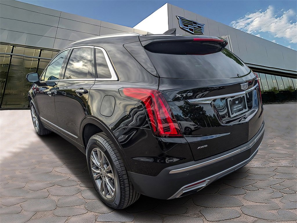 2022 Cadillac XT5 Premium Luxury photo 2