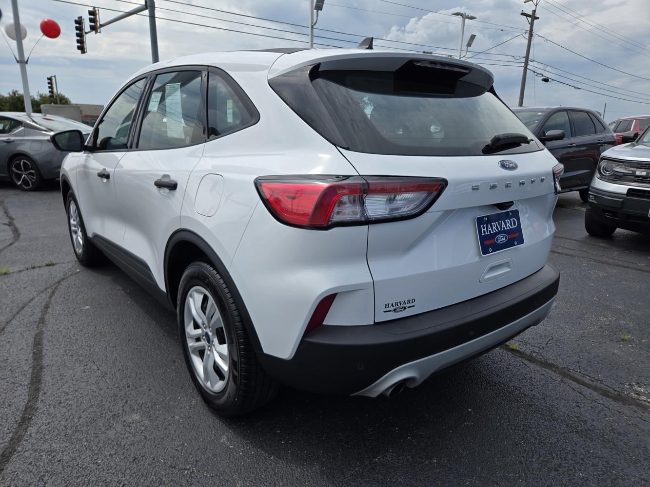 2022 Ford Escape S photo 6