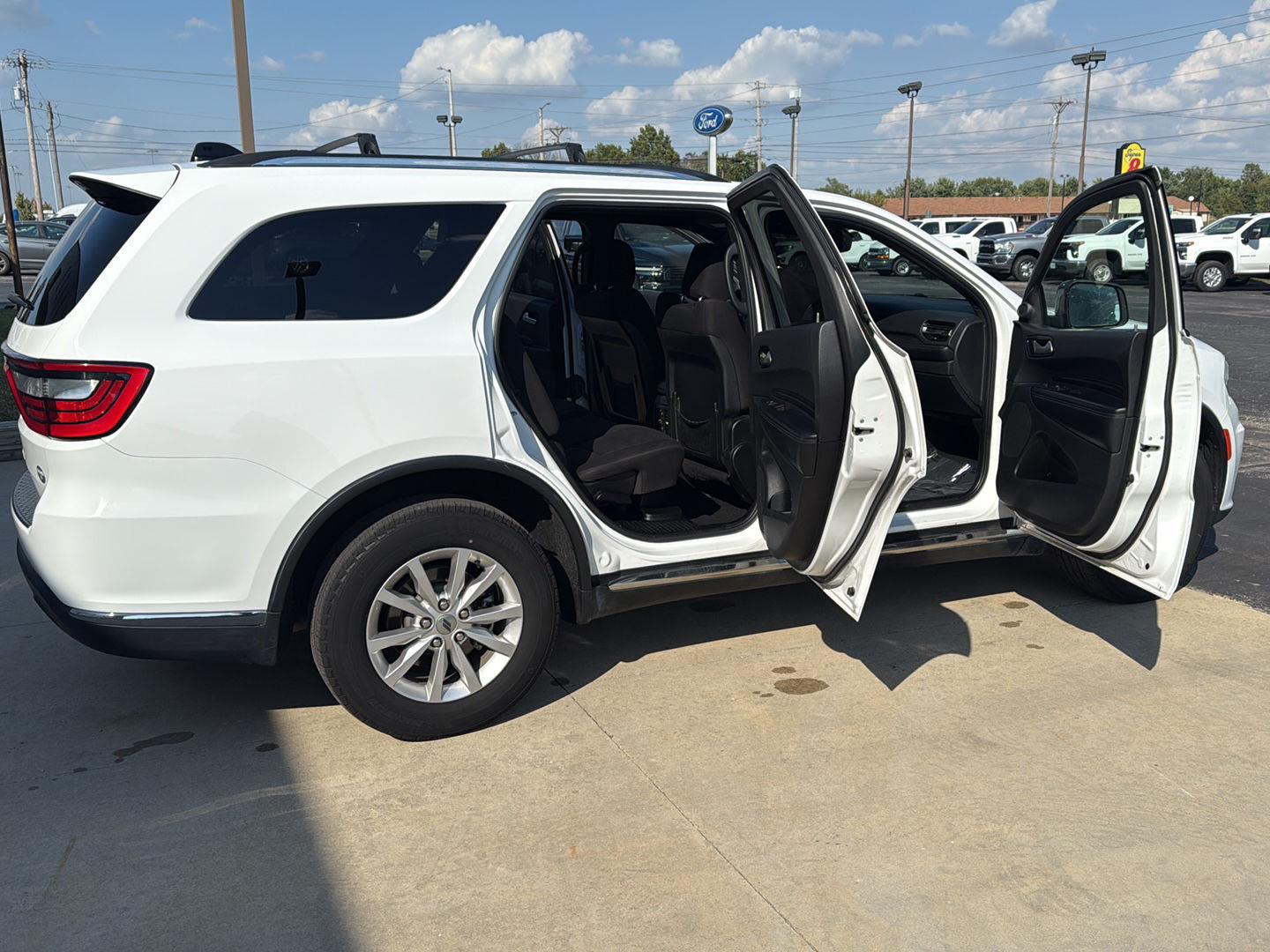 2023 Dodge Durango SXT photo 16