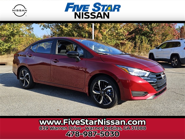 2025 Nissan Versa SR's photo