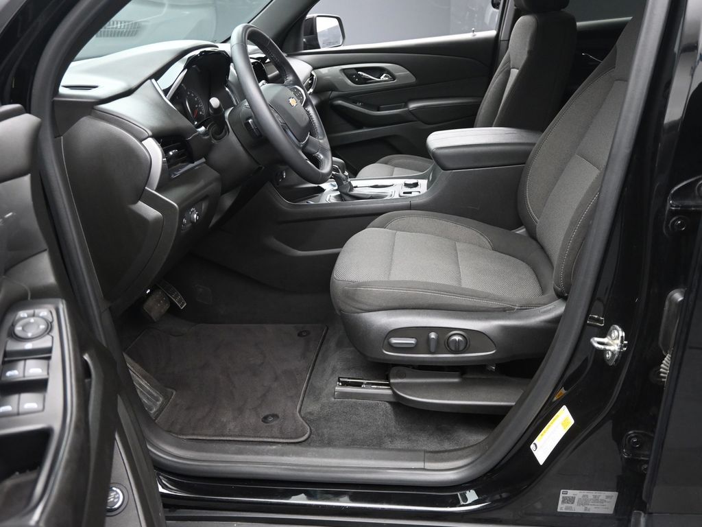 2022 Chevrolet Traverse Cloth photo 12