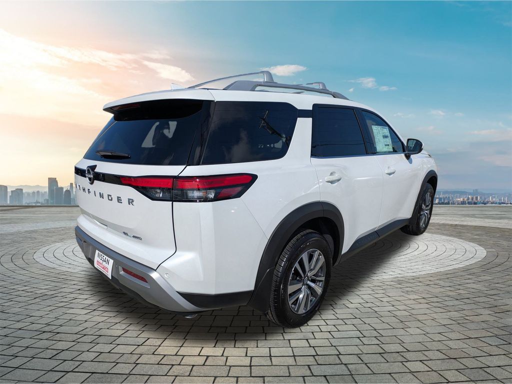2025 Nissan Pathfinder SL photo 3