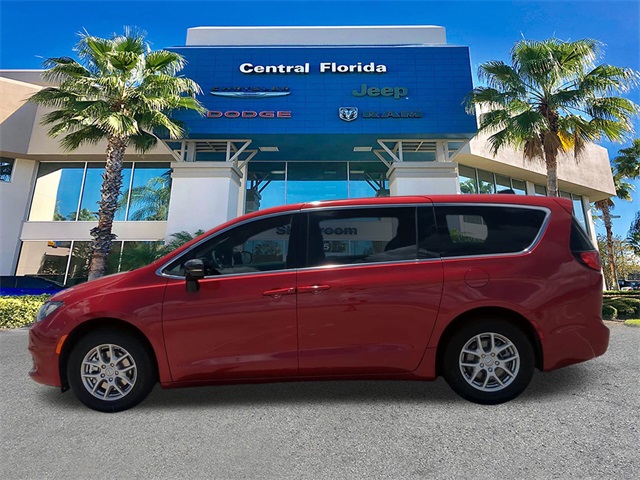 2026 Chrysler Voyager LX photo 7