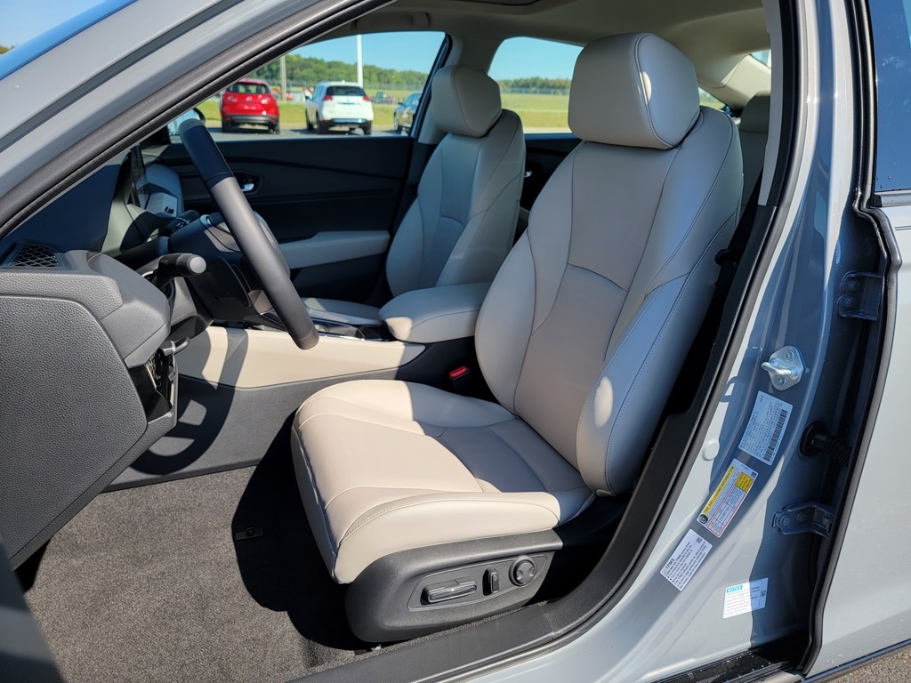 2025 Honda Accord Hybrid EX-L photo 2