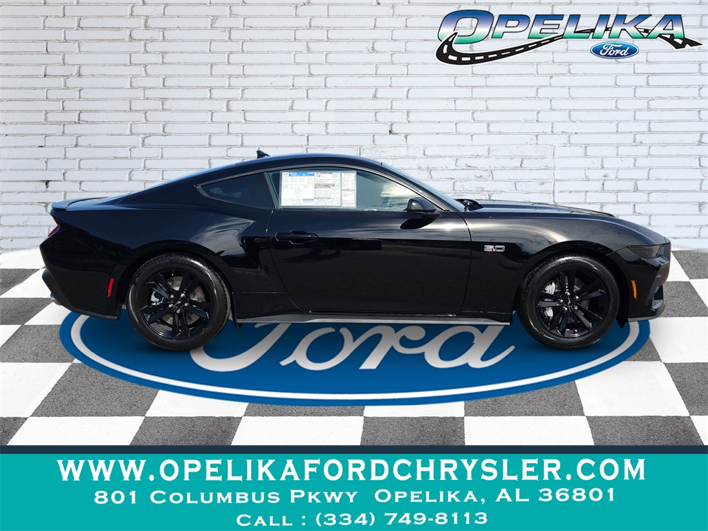 2025 Ford Mustang GT photo 2